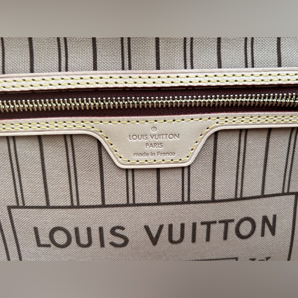 Neverfull MM in Monogram Beige Interior - Picture 11 of 16